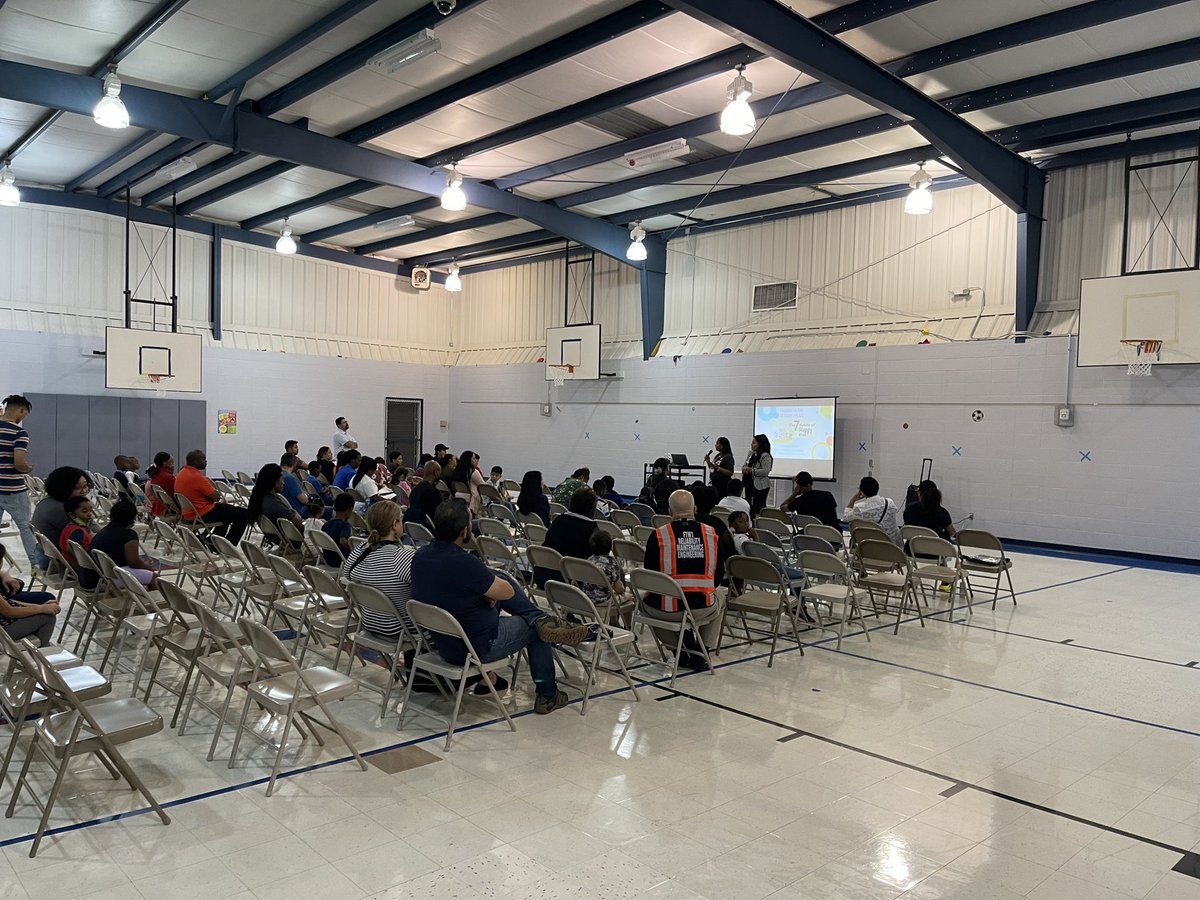 Alexander_Elem's tweet photo. Thank you to our parents, community partners, and teachers for an awesome event tonight! @DuncanvilleISD @Braylon_Linnear #TeamingUpForSuccess #WeAreDville #WinTheDay https://t.co/HnvYBdLOQP