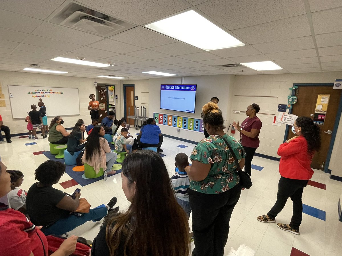 Alexander_Elem's tweet photo. Thank you to our parents, community partners, and teachers for an awesome event tonight! @DuncanvilleISD @Braylon_Linnear #TeamingUpForSuccess #WeAreDville #WinTheDay https://t.co/HnvYBdLOQP