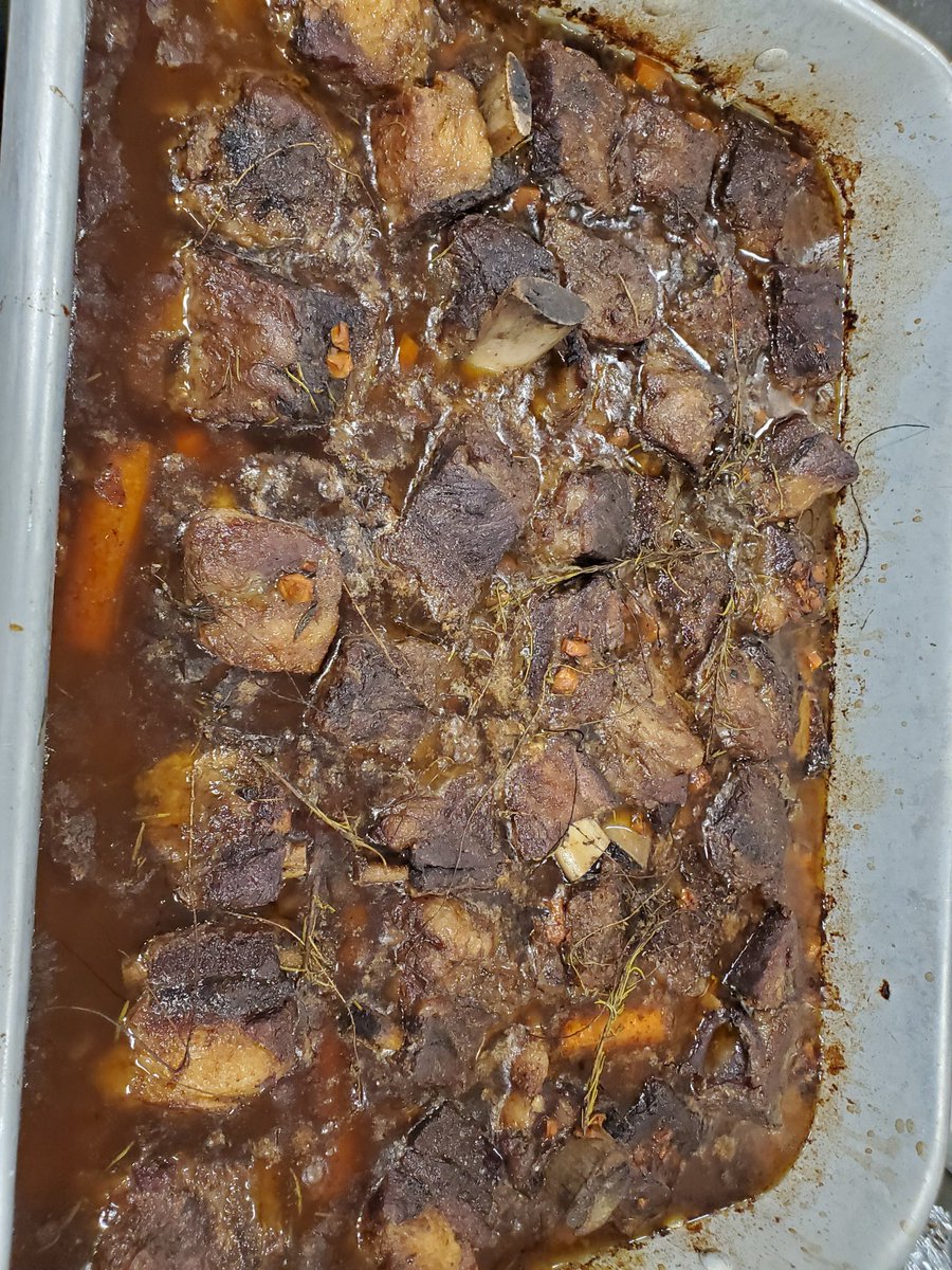 PopeCulinary's tweet image. Getting the short ribs ready for the Hall of Fame dinner on friday.  @PopeAthletics @PopeHS1
