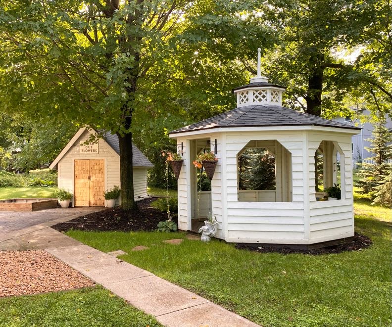 MikeandLaine's tweet photo. ⚡️Price reduced on this New Richmond, WI home!⚡️
Outside city limits but close to downtown New Richmond, this 3 bedroom A-frame home is nestled in the established wooded Oak Ridge development.

https://t.co/dstMIMRSA7 https://t.co/lnhCiFKmgM