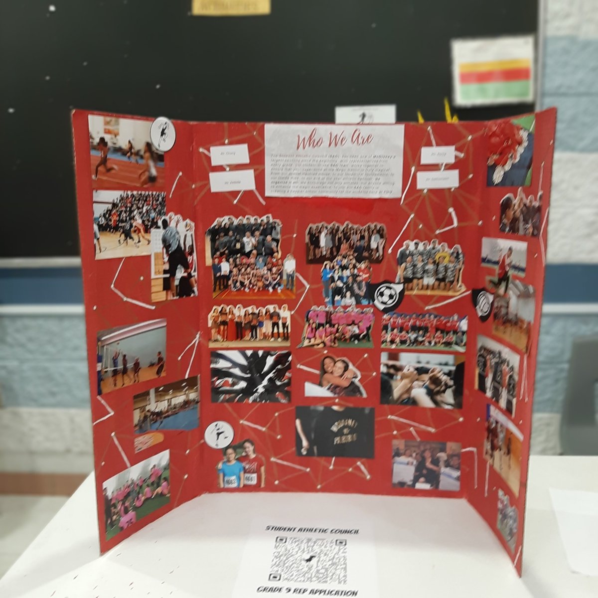 FMMtweets's tweet photo. 1/8 β An AMAZING afternoon of #studentengagement as our @FMMSG_ hosted the annual #ClubFair with dozensbif club offerings! Check out @FMMSAC πβ½οΈππ₯π & Mural Committee π¨
@robinsonwek3 @MrDeFreitasFMM #theFMMdifference https://t.co/1sO4beEfEl