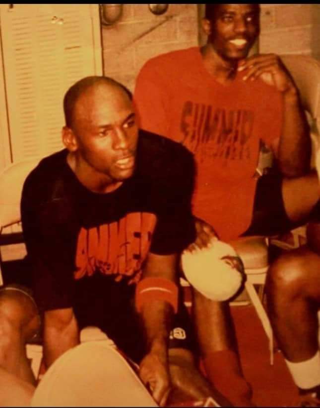 Sid_Ventura's tweet photo. The guy in the photo is our guest tomorrow morning on An Eternity of Basketball. #AEOB https://t.co/DPbCle1VNY