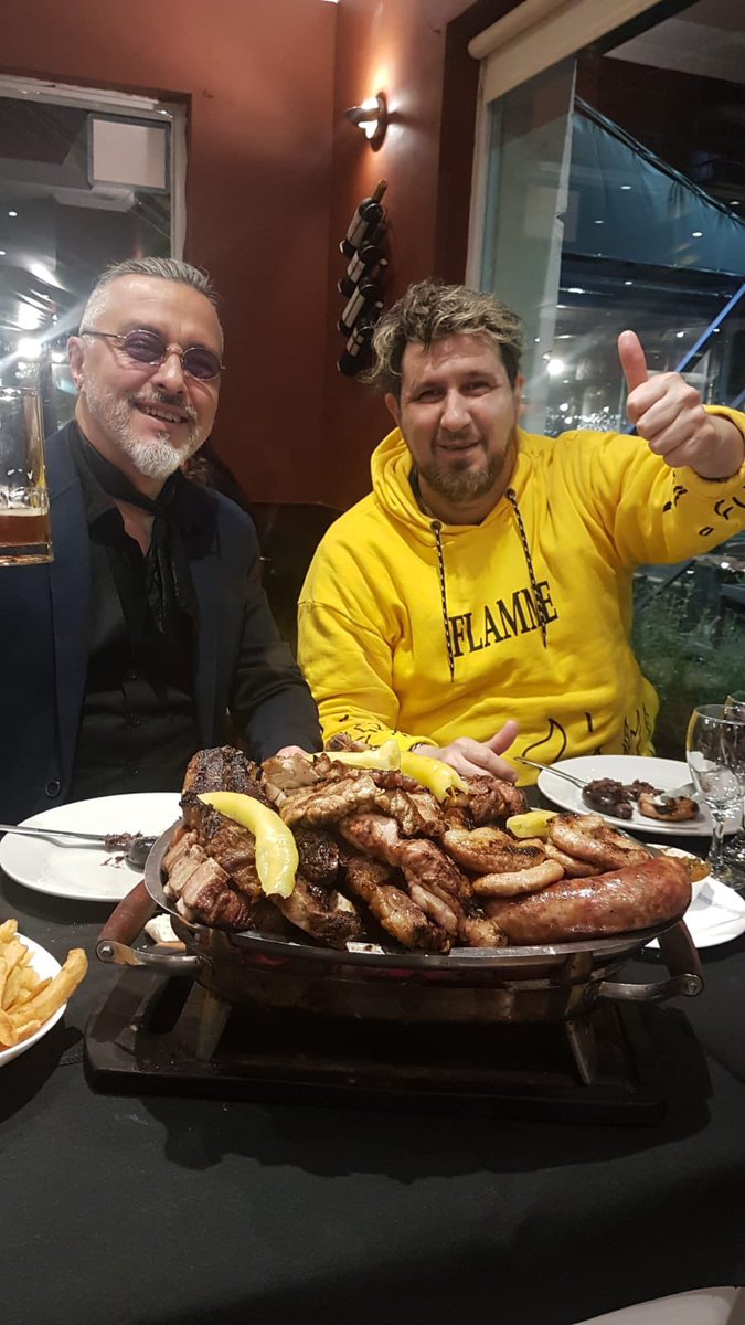 LaCasonaDFlores's tweet photo. Muchas gracias @gustavocuchoparisi @estebanprol15 
La Casona de Flores 🏡
Av.Avellaneda 1899 
Reservas 📞 4632-1060
#lacasonadeflores #cucho #cuchoparisi #losautenticosdecadentes #television #medios #prensa #delivery #radio #tv #estebanprol #actor #tv #televisión #músico #resto https://t.co/Pzcne9FoB0