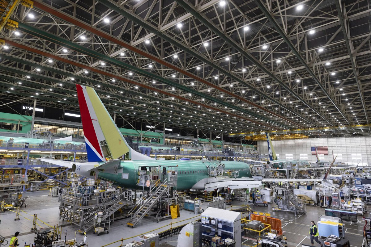 Boeing pays $200 million to settle SEC charges over 737 Max apnews.com/article/boeing…
