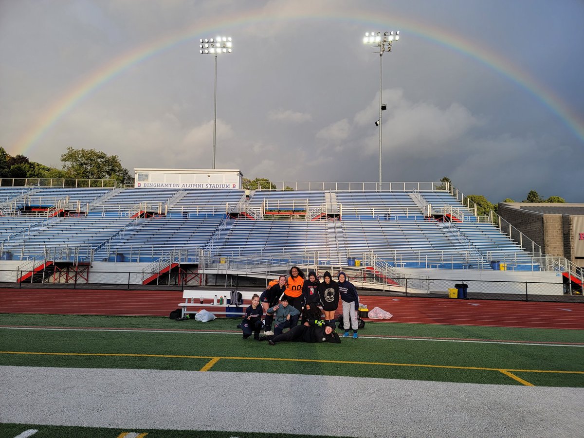 oconnorm1982's tweet photo. 🌈 😊❤️🤍💙⚽️🥅
Rainbows over Alumni Stadium! Great win tonight for Binghamton Girls Soccer! https://t.co/omRxTTiXu9