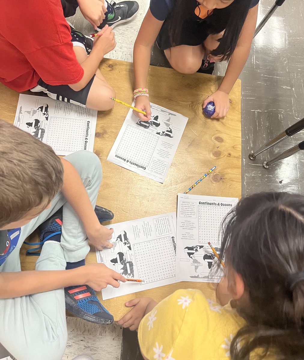 MsLeonardoClass's tweet image. Traveling around the earth today in social studies 🌎 @BelberMiss