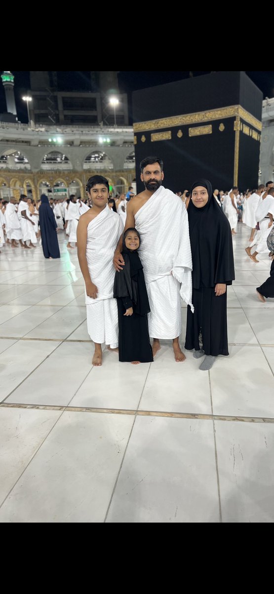 MHafeez22's tweet photo. Alham du Lillah blessed to perform Umrah with family. May Allah accept it Aameen 🤲🏼🤲🏼🤲🏼. May Allah bless all muslims to visit once in life to the most beautiful &amp; blessed place on earth #Makkah https://t.co/17hJLcnYPk