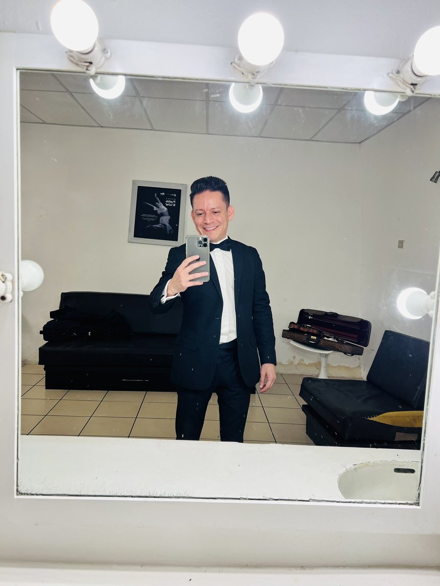 alviolino85's tweet photo. #beforeconcert https://t.co/YqXbuVTiOw