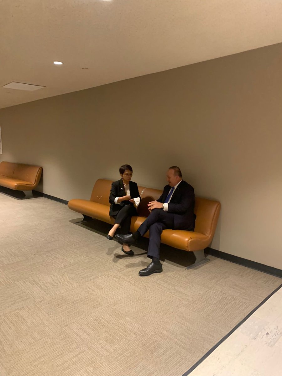 Good to meet with Turkiye FM <a href="/MevlutCavusoglu/">Mevlüt Çavuşoğlu</a> in NYC today (22/09). Conveyed appreciation for Turkiye’s support for Indonesia’s Presidency of G20

Let us continue working together to ensure G20 remains a catalyst for global recovery