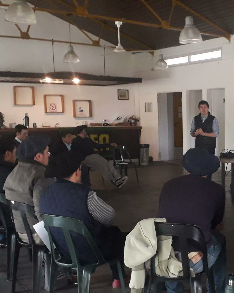 gabrown65's tweet photo. Tres vetes en la Escuela de Encargados de Madariaga de Reg Sudeste de @crea_arg
Recorrida de rodeos en servicio y manejo de la sanidad y gestion de las emociones  
Gracias @msaintm y Agustín Aragón por acompañarnos https://t.co/sczFhUmJu5