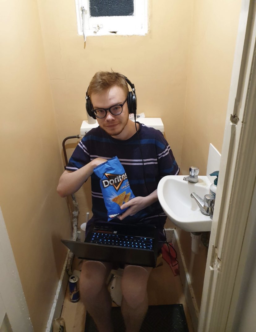 aksually's tweet photo. i miss when men used to live like this https://t.co/hsNDHLYz2z