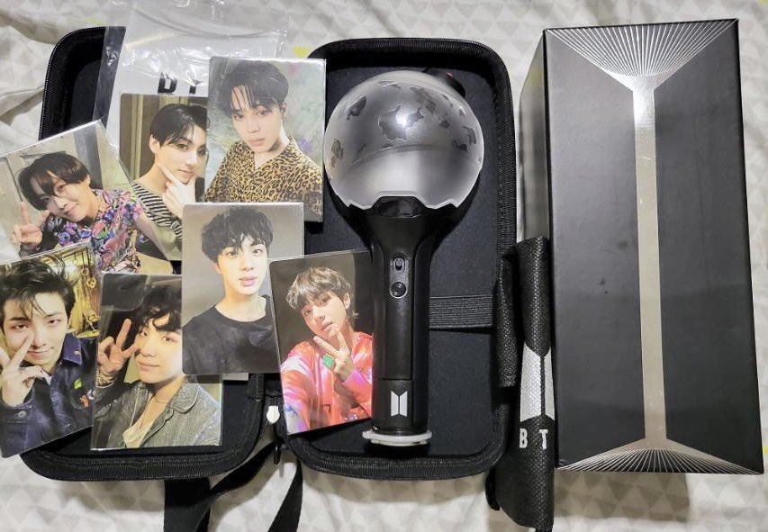 netju14's tweet photo. ive always wanted this version. now i have it! 🥹 #BTSlightstickversion3 #abv3 https://t.co/gf6D0hCAP7
