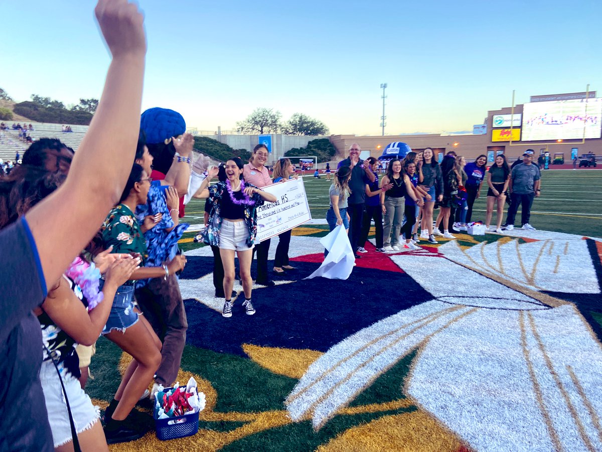 Lo_Varel27's tweet photo. Trailblazers for the win!!💙❤️🎉🎉We had so much fun battling it out with the #EastlakeFalcons! Thank you to EHS for the great time and to all who came out to support #BlazerNation!! GOOOOOO BLAZERS!!! @Americas_HS @BlazerNationAHS @EastlakeStuCo https://t.co/09HvWm2POR