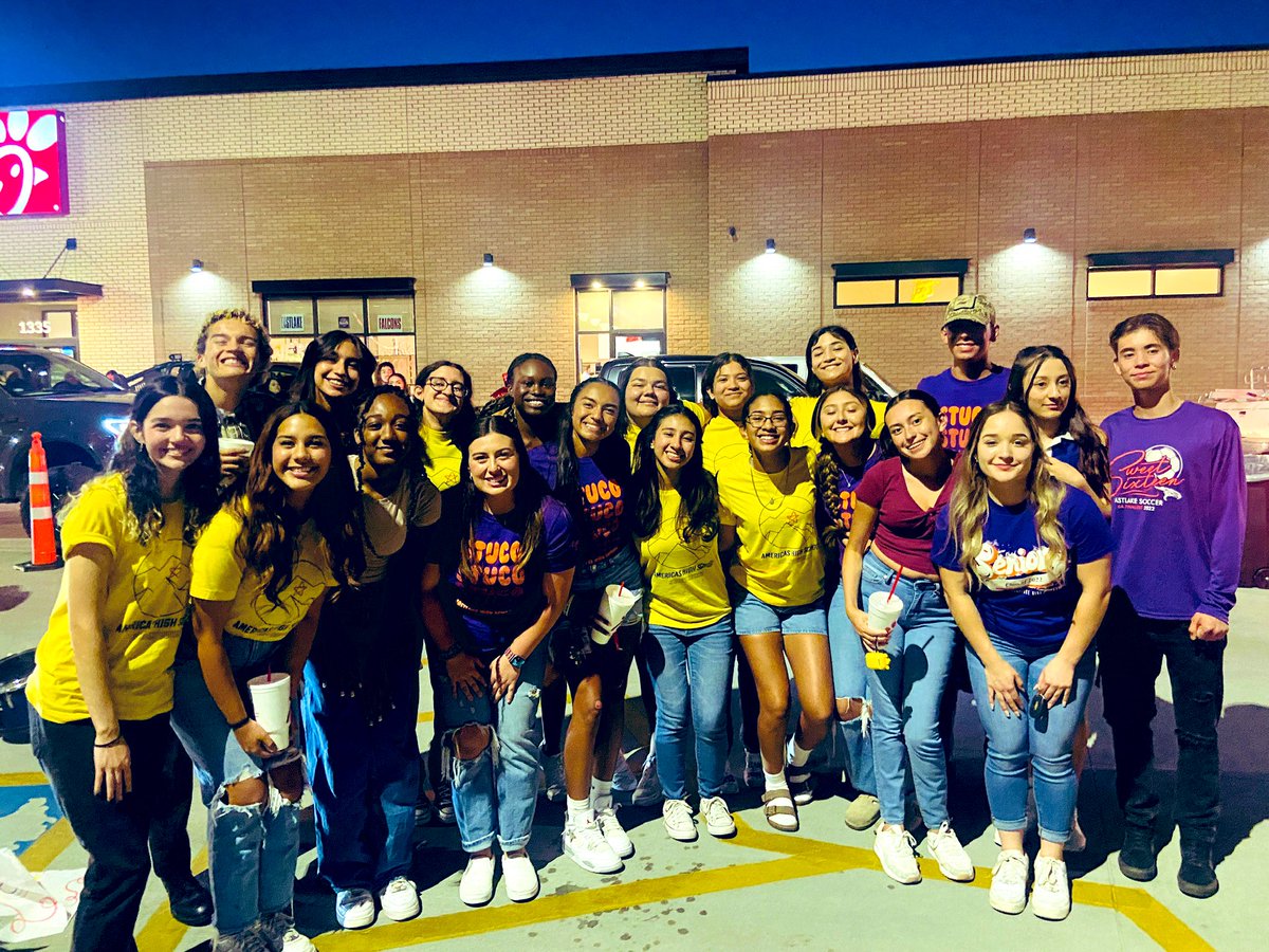Lo_Varel27's tweet photo. Trailblazers for the win!!💙❤️🎉🎉We had so much fun battling it out with the #EastlakeFalcons! Thank you to EHS for the great time and to all who came out to support #BlazerNation!! GOOOOOO BLAZERS!!! @Americas_HS @BlazerNationAHS @EastlakeStuCo https://t.co/09HvWm2POR