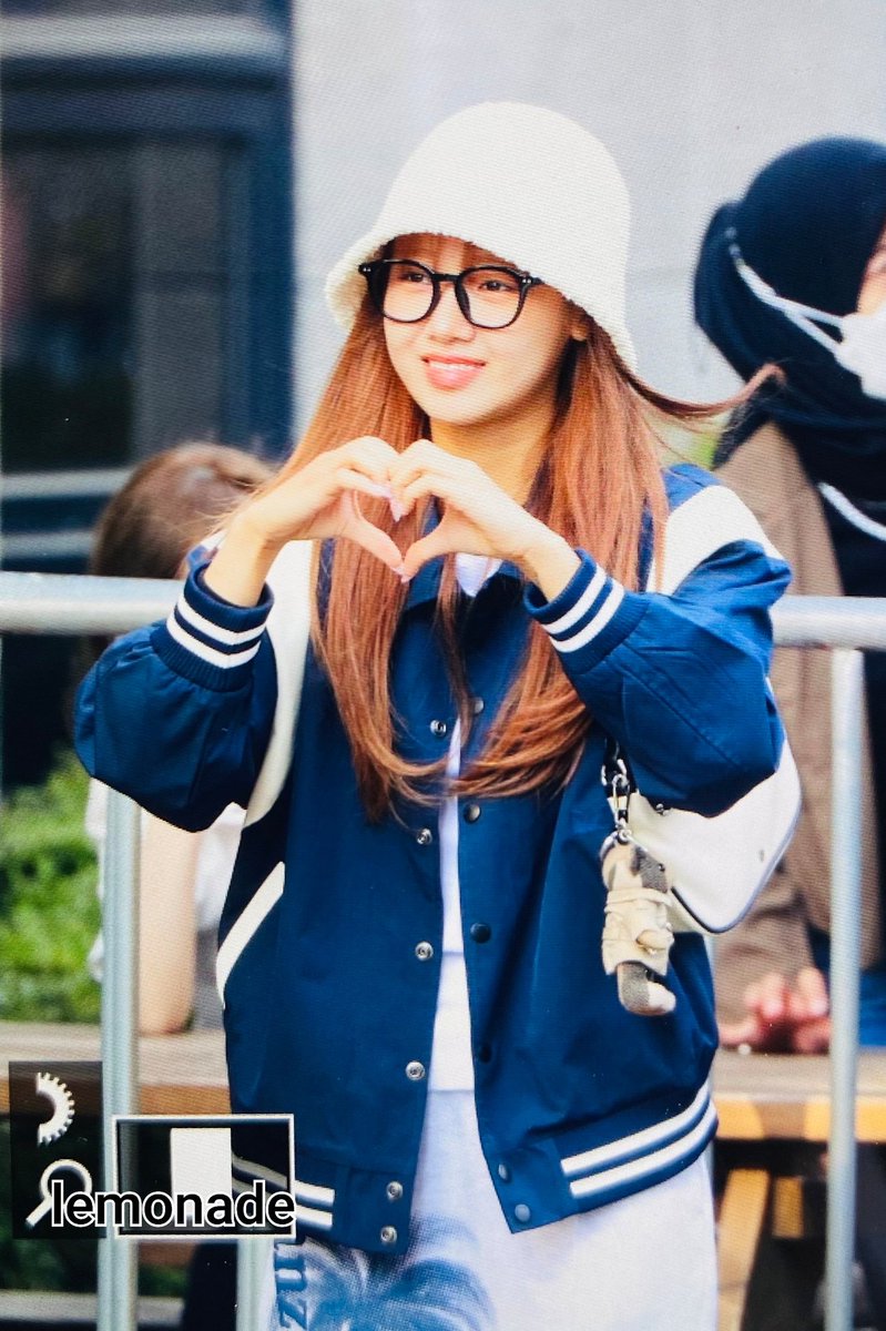 lemonade471's tweet photo. 220923 내 햇살아☀️
#위키미키 #WEKIMEKI #최유정 https://t.co/XKDtFf2Yc5