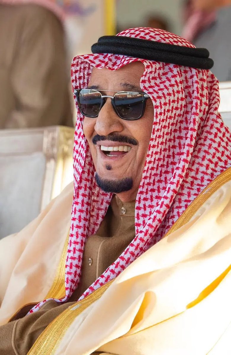 IRasheed14's tweet photo. 92 عامًا من المجد والرخاء والازدهار والأمن والأمان والتطور ، ستبقى شامخًا يا وطني كُل عام والسعودية تعانق السّماء مجدًا ، وتحضن السّحاب فخرًا وعزًا ، دُمتِ يا بلادي حُبًا وعشقًا🇸🇦💚💚 
#اليوم_الوطني_السعودي_92 
#دام_عزك_يا_وطن 💚 https://t.co/RRW0AnlA9X