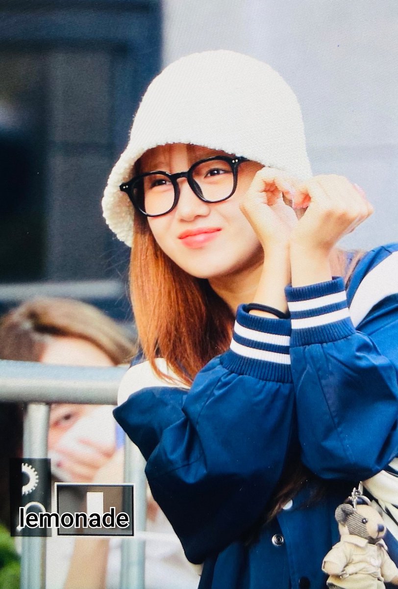lemonade471's tweet photo. 220923 내 햇살아☀️
#위키미키 #WEKIMEKI #최유정 https://t.co/XKDtFf2Yc5