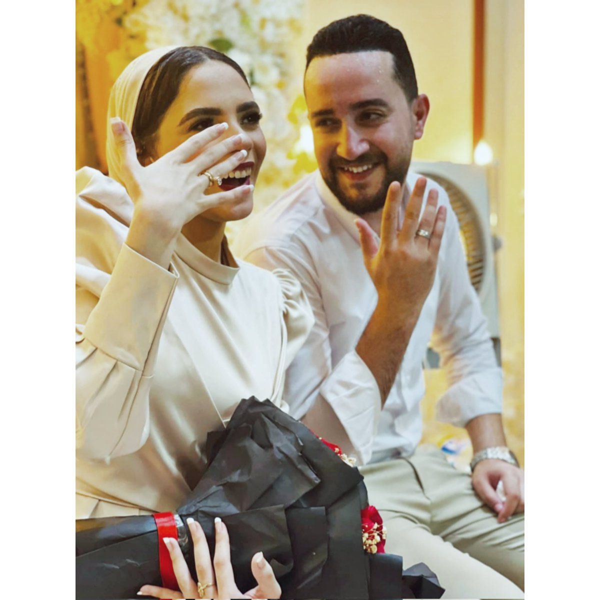 اول مره شوفتها ف اولى ثانوي وكنت بكراش عليها من بعيد لبعيد دلوقتي دبلتها ف ايدي ياخوانا 😂♥️💍