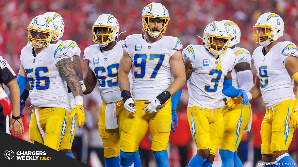 chrishayre's tweet photo. New @Chargers Weekly: @mattmoneysmith, @danielrpopper and I share final thoughts from last Thursday night in KC and look ahead to this Sunday vs. the Jaguars. A lot to discuss: https://t.co/xfyFGP8CwW https://t.co/ZsySYVH6xN