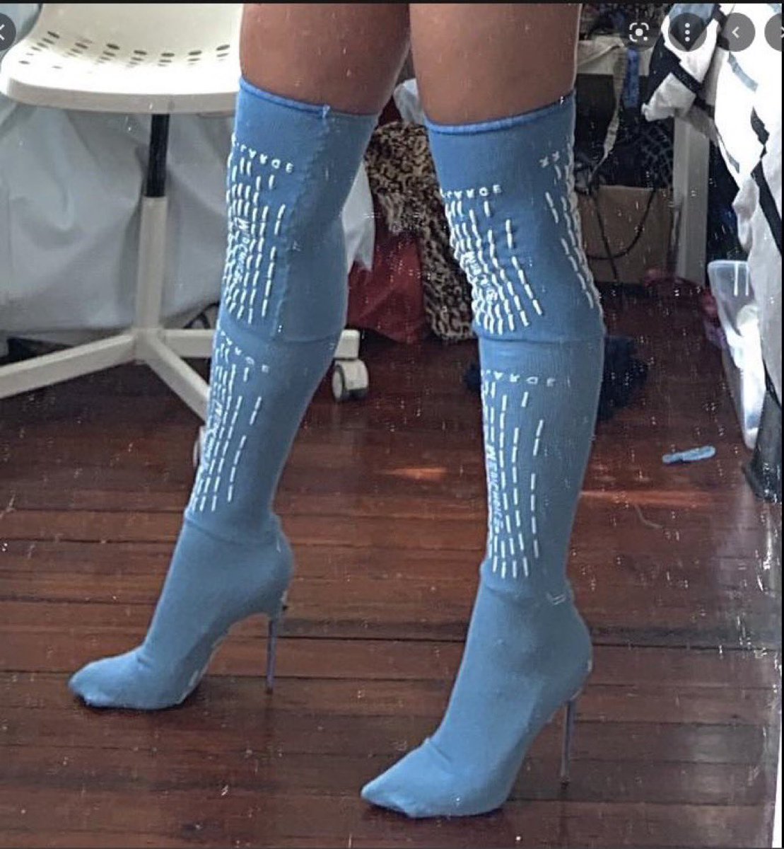 whotfisjovana's tweet image. ready for the club