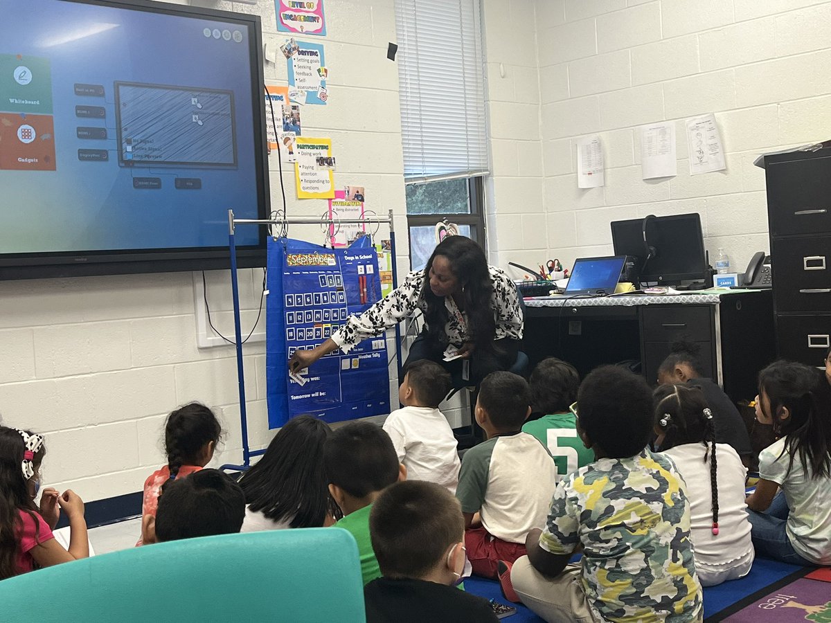 IsaEBarnes's tweet photo. I had the privilege of spending some time in @MsBreakenridge ‘s classroom today, and WOW! 🌟🙌🏼👏🏼🌎 Your students are so lucky to have you, Ra-Shawn 🫶🏼🇯🇲They reviewed coins and other math concepts, while fully engaged and actively participating #UnitingOurWorld @ParticipateLrng https://t.co/alAa87nfnN