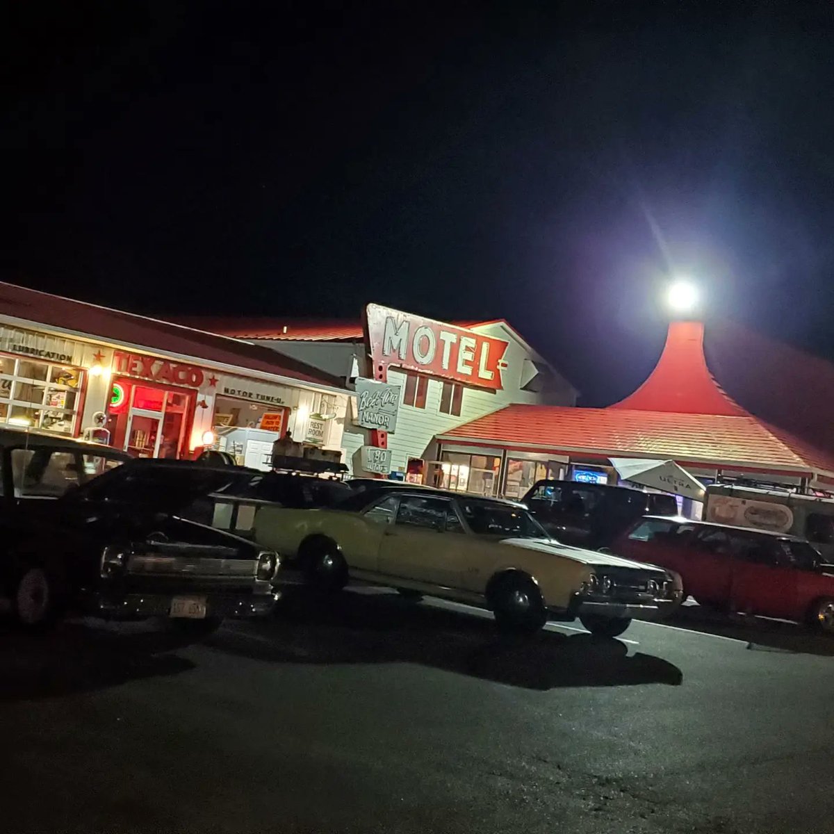 MonMornRacer's tweet photo. The last checkpoint before the last day of racing on the @hotrodmagazine  Drag Week. It's @WWTRaceway or bust from this point!
#HotRodDragWeek2022 https://t.co/i1dP6EaxsC