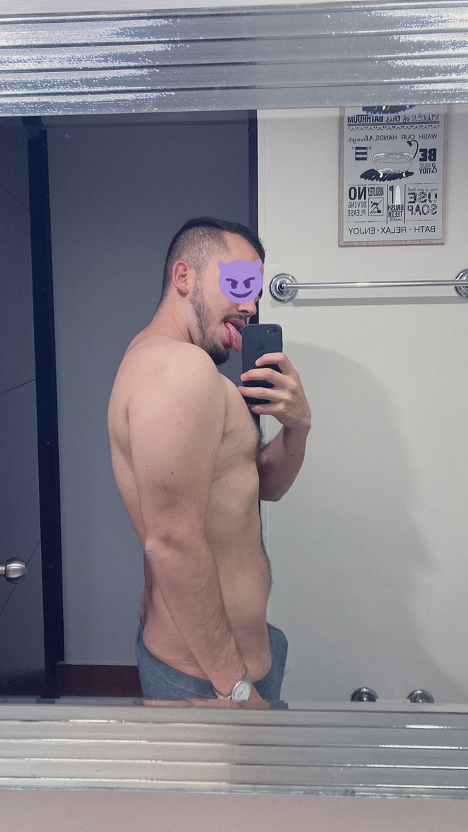 juvapaf's tweet photo. Buenas noches 😏 https://t.co/oxjKTyFUuv