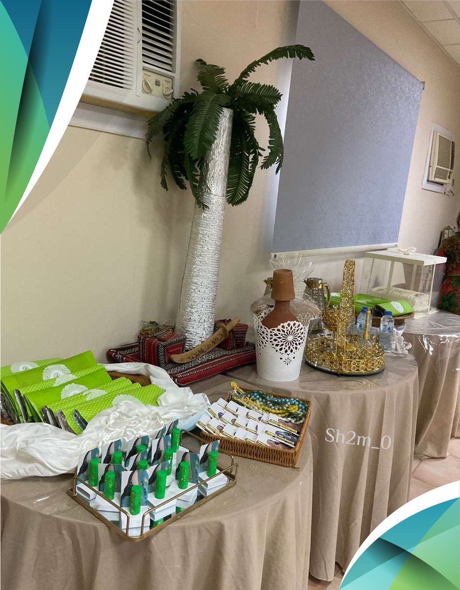 hyatuna7's tweet photo. قام فريق حياتنا رسالة التطوعي
 ضمن برامجه الاجتماعية، بزيارة للمسنين بدار الرعاية الاجتماعية بمكة المكرمة 
يوم الأربعاء الموافق ٢٠٢٢/٩/٢٢١ م
#فريق_حياتنا_رسالة_التطوعي https://t.co/Is10ZGwv7F
