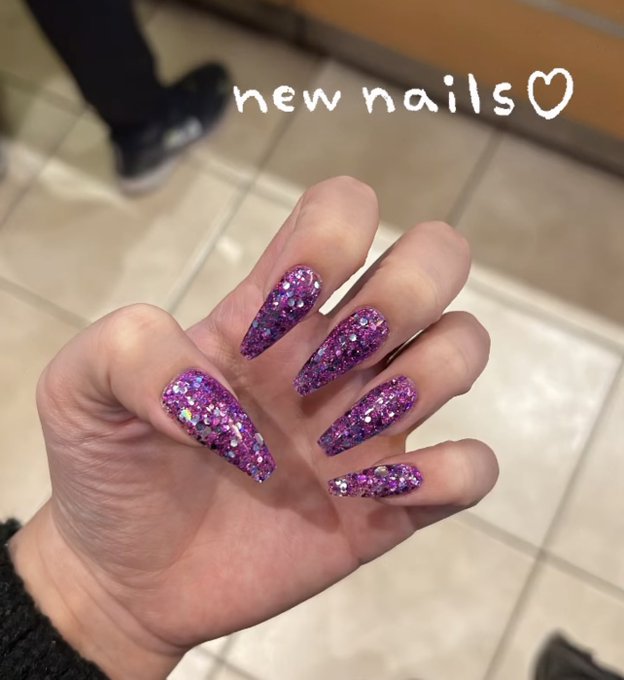 Ay no les hab&iacute;a mostrado mis nuevas u&ntilde;itas 🤗✨ https://t.co/TybJZkAoL7