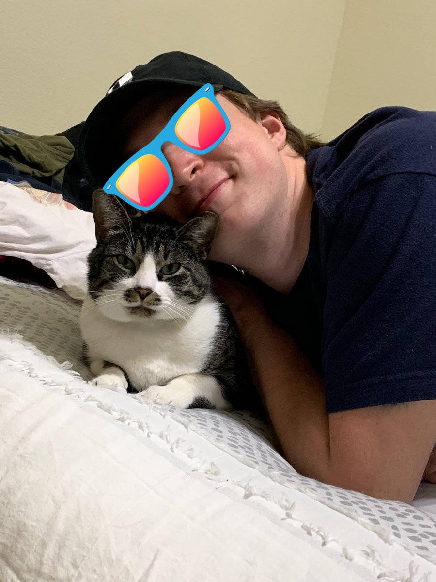 gromlinboy's tweet photo. with noev's mothre and brothor https://t.co/TEY0zNVo8J