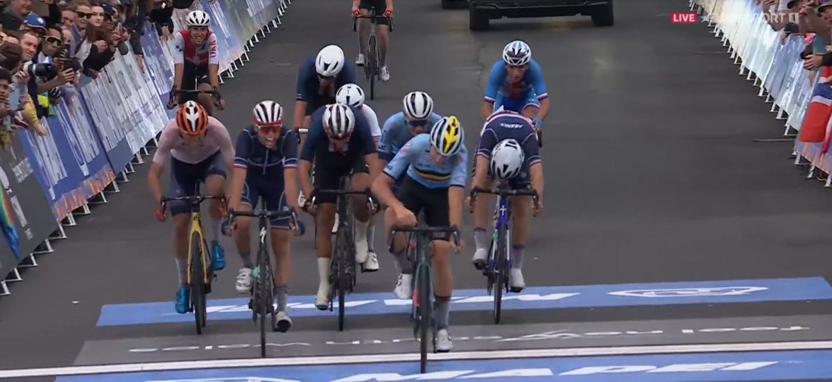 LosBrolin's tweet photo. Vlad Van Mechelen wins the sprint for bronze medal #Wollongong2022 https://t.co/JEXO8DrM2f