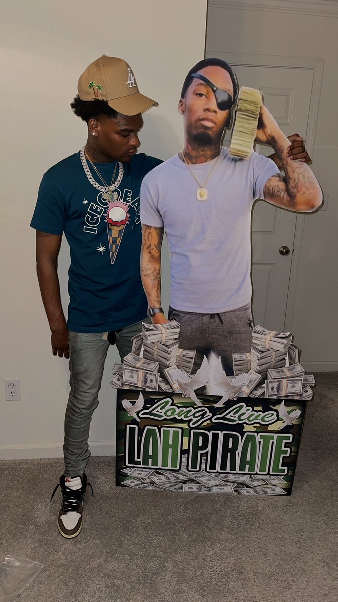 ZootedZoo_'s tweet photo. It’s my birthday bro, it wouldn’t be good if I’m not celebrating with you 💔 https://t.co/olgBOgo6i2