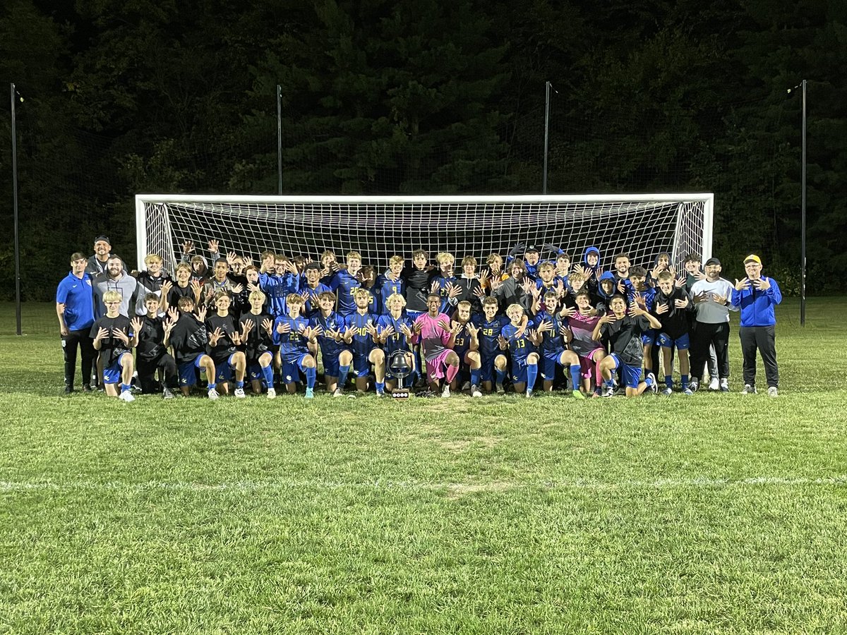 GCCougars's tweet photo. Bell Game 👏🏼 🔔 @gchsmenssoccer #HHC https://t.co/694ebJFq1F