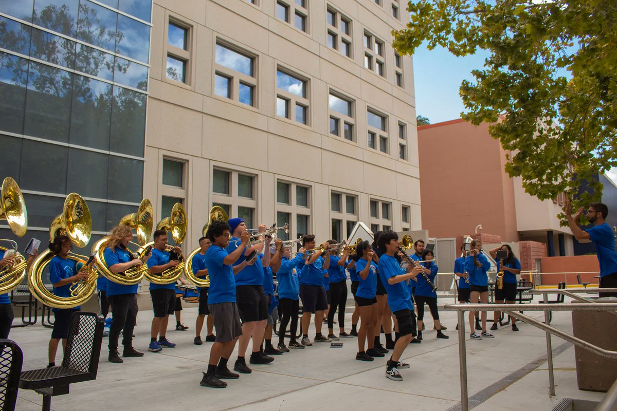 SJSUBands's tweet photo. Thank you for having us @vivacallesj!
#VivaCalleSJ #VCSJ #BuildingCommunityThroughFun
📷 Hana Garcia https://t.co/S3l4Ehoj21