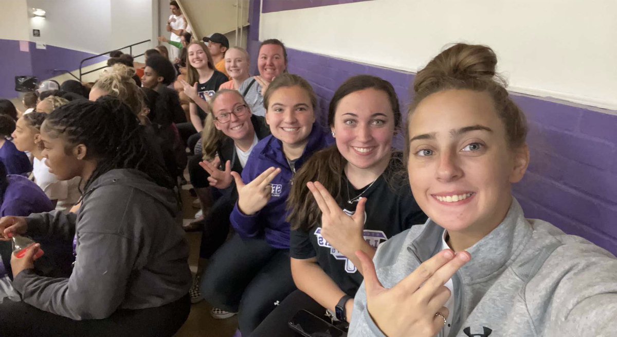 MeganGe97920948's tweet photo. we love watching an @SFA_Volleyball win 🫶🏻💜 @SFA_Bowling @AxeSfa #theaXegames #AxeEm https://t.co/XdPmRxiFiw