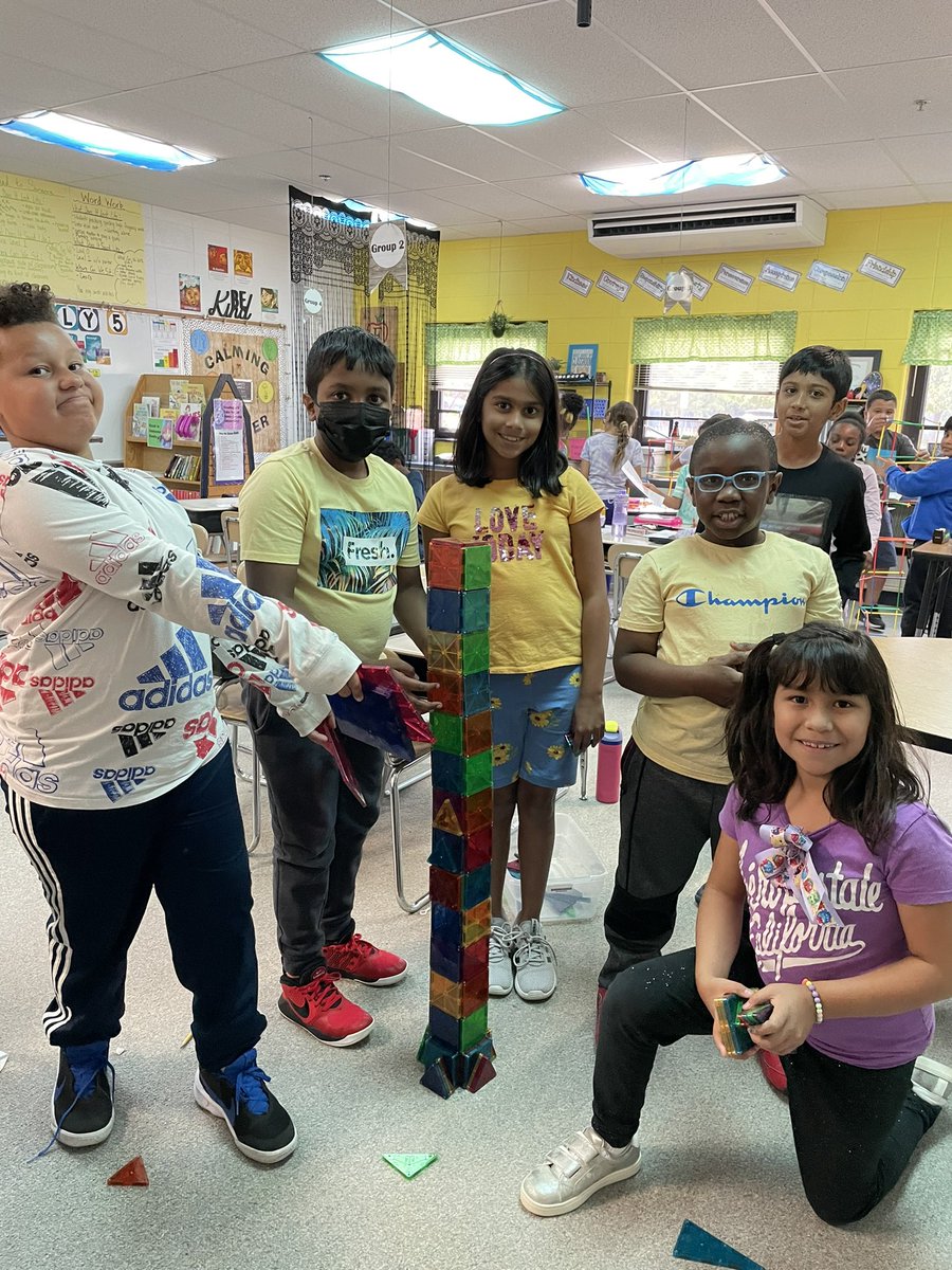 Sara Voller tweet media