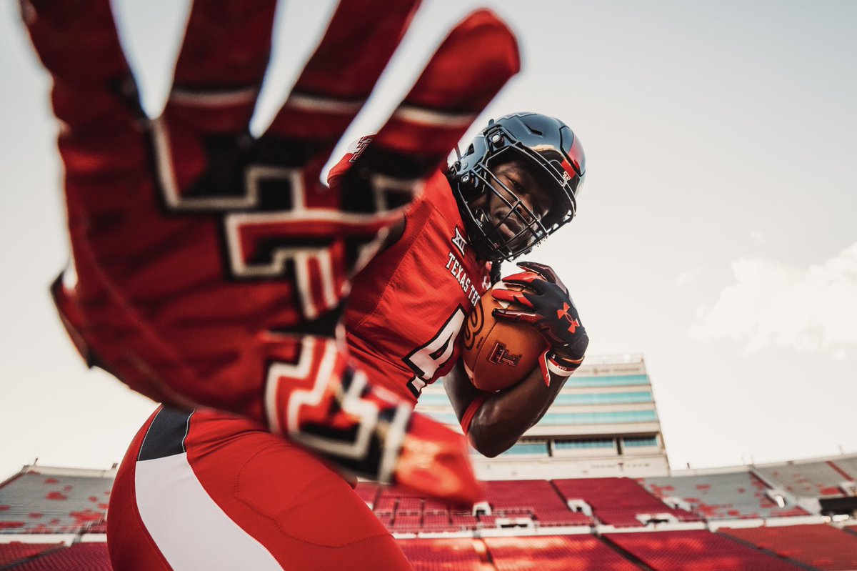 TexasTechFB's tweet photo. Game 4 Ŧhreads ⚫️🔴🔴

#WreckEm https://t.co/TNXjtFA6aU