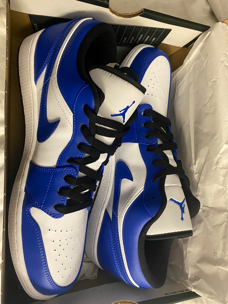 J_Henderson1980's tweet image. Had to get some new feet heat 🔥 this week for Saturday’s big game in The Big D! Let’s gooooo @SMUFB !!! Is it Saturday yet?! @Jumpman23 @rhettlashlee @RiceRashee11 #PonyUpDallas #GameRoyals #IronSkillet