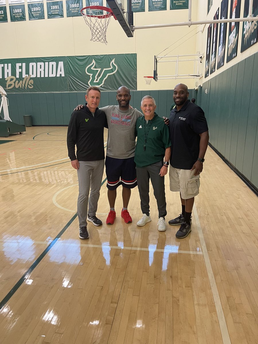 LionsPride_BB's tweet photo. King Boys Basketball would like to thank @USFMBB @CoachWagers @CoachBGregory for allowing us to attend their practice today. We had a great time and learned a ton. #Go🤘🏾 #Go🦁 https://t.co/2WxekVRvaZ