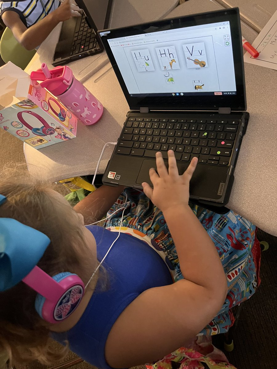KRisterCFISD's tweet photo. Practicing keyboarding skills today β¨οΈ #keyboardingwithouttears https://t.co/8cNw4oJwgV