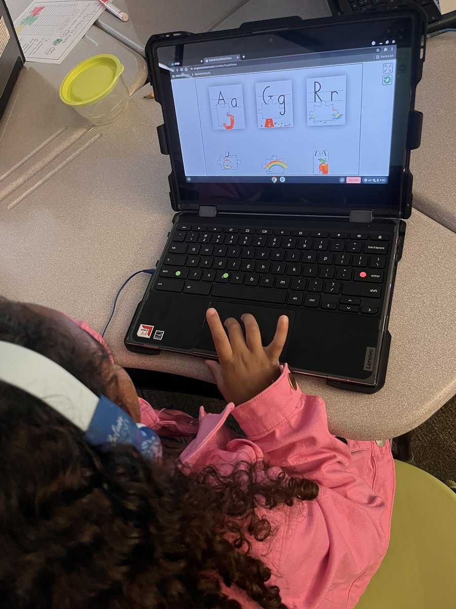 KRisterCFISD's tweet photo. Practicing keyboarding skills today β¨οΈ #keyboardingwithouttears https://t.co/8cNw4oJwgV
