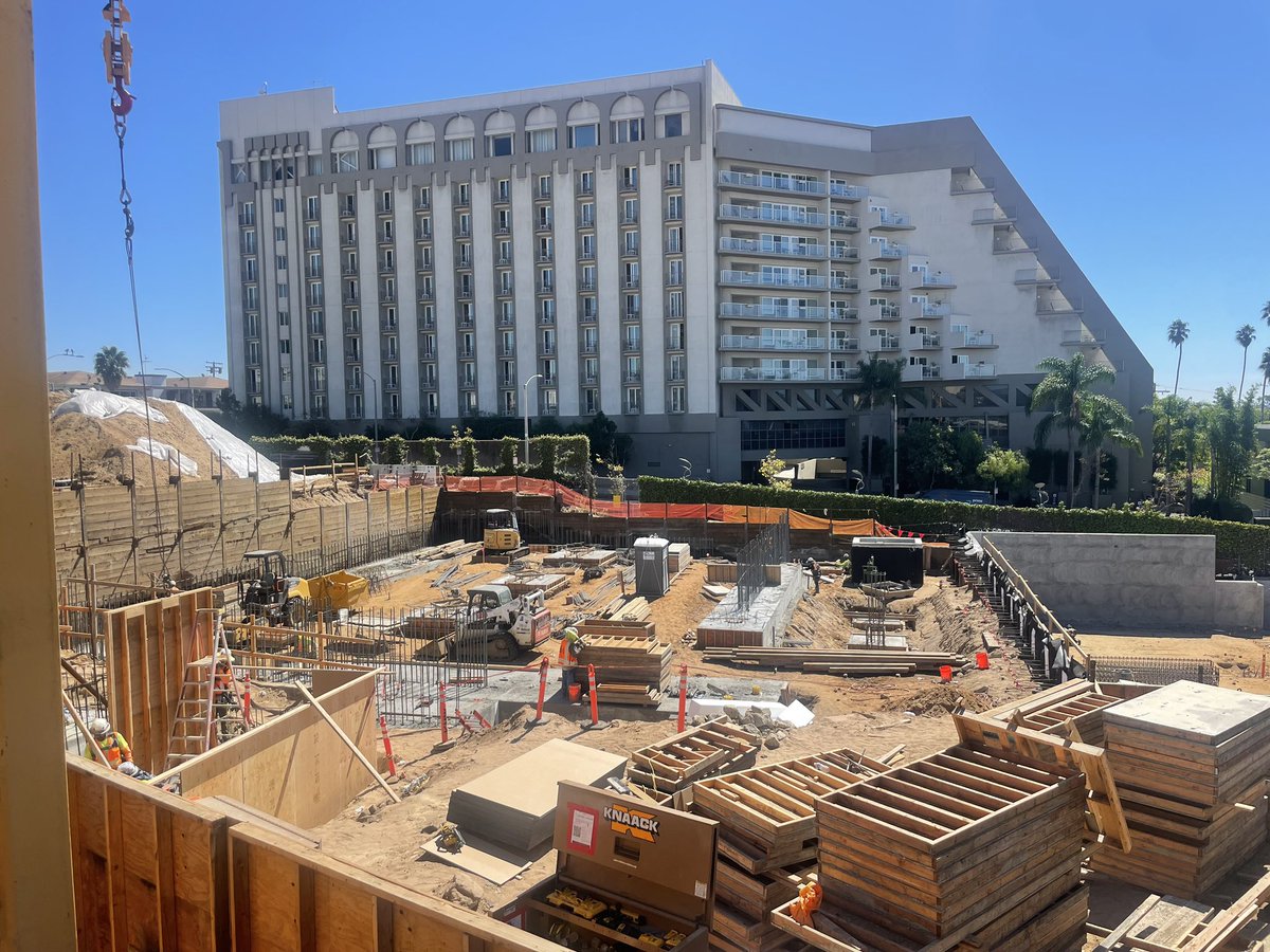 SamohiPrincipal's tweet photo. Check out the progress on our Exploration Building and Gold Gym!  Walls are going up! @SMMUSD @SmmusdC @Dr_AShelton https://t.co/EklslposIn