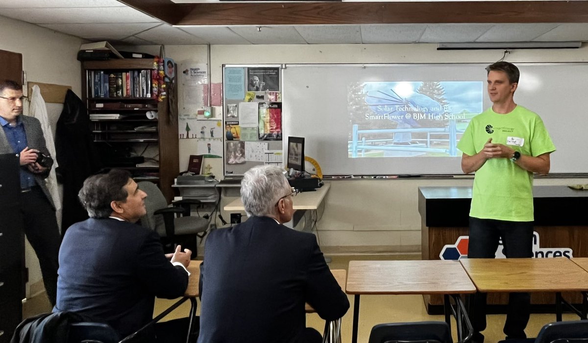 Innovation and education - what a gift to explore blooming opportunities and growing partnerships  #smartflowerproject  <a href="/SiemensCanada/">Siemens Canada</a> <a href="/saskatooniec/">SIEC</a> <a href="/GSCSNews/">Greater Saskatoon Catholic Schools</a>