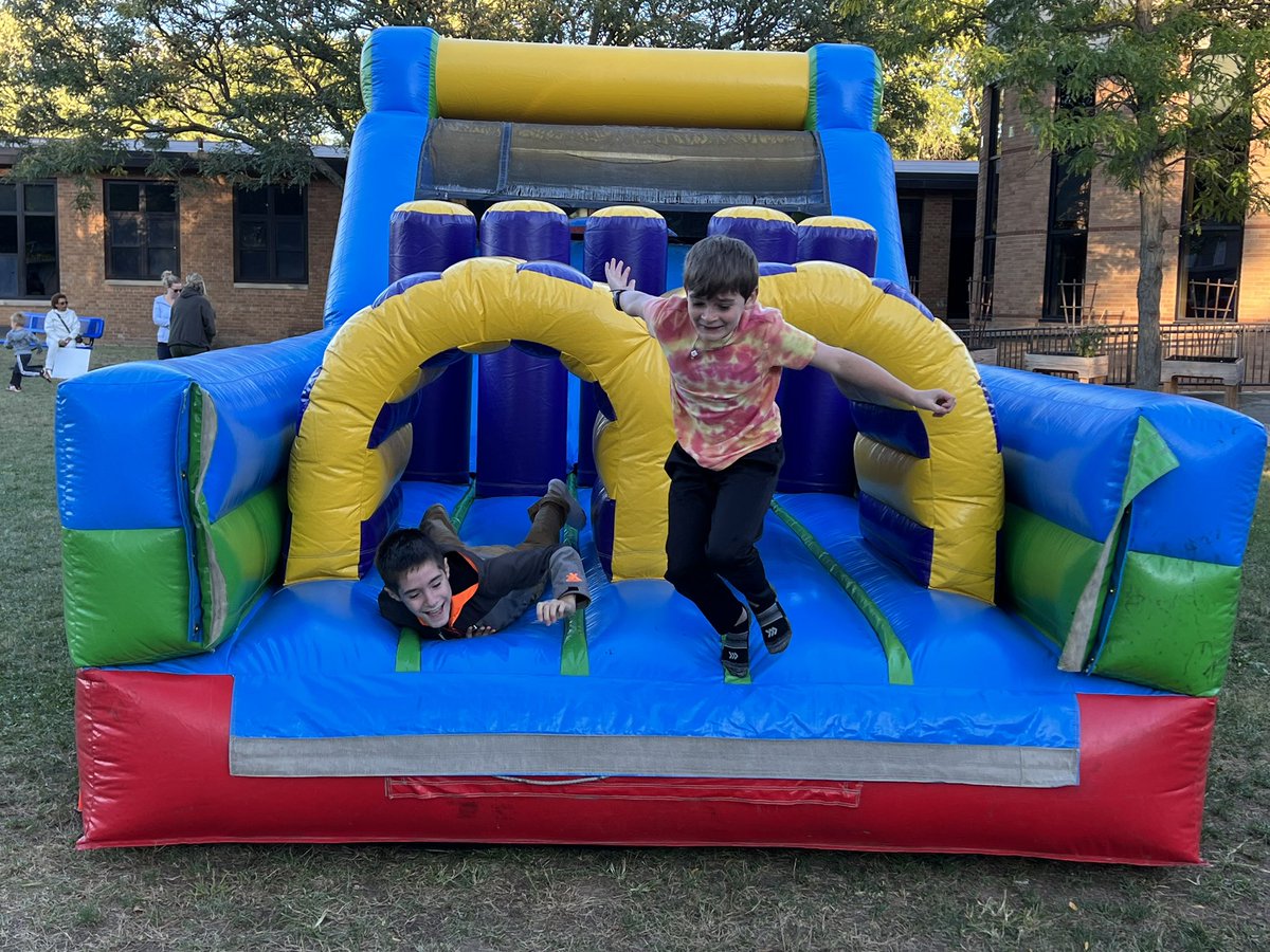 PattengillEl's tweet photo. Fun times at today’s Hot Dog Roast! https://t.co/ghvinEvWLQ