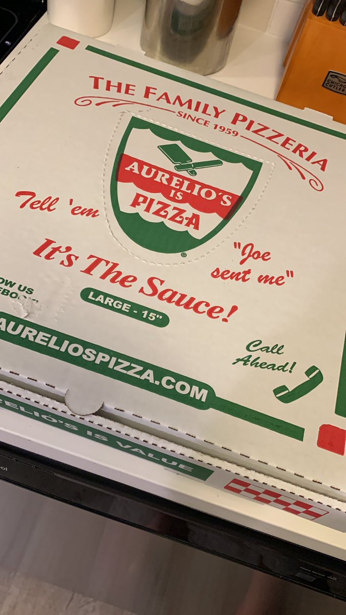 nielstopczynski's tweet photo. Just missed the #WalkAsOneChicago crew at @AureliosPizza right across the street but #TEAMSTOP stayed for a beer and pie and as a first timer our minds were blown. Firmly at the top of the list for top tavern style in Chicago. @BarroomNetwork https://t.co/PfaScAOccb