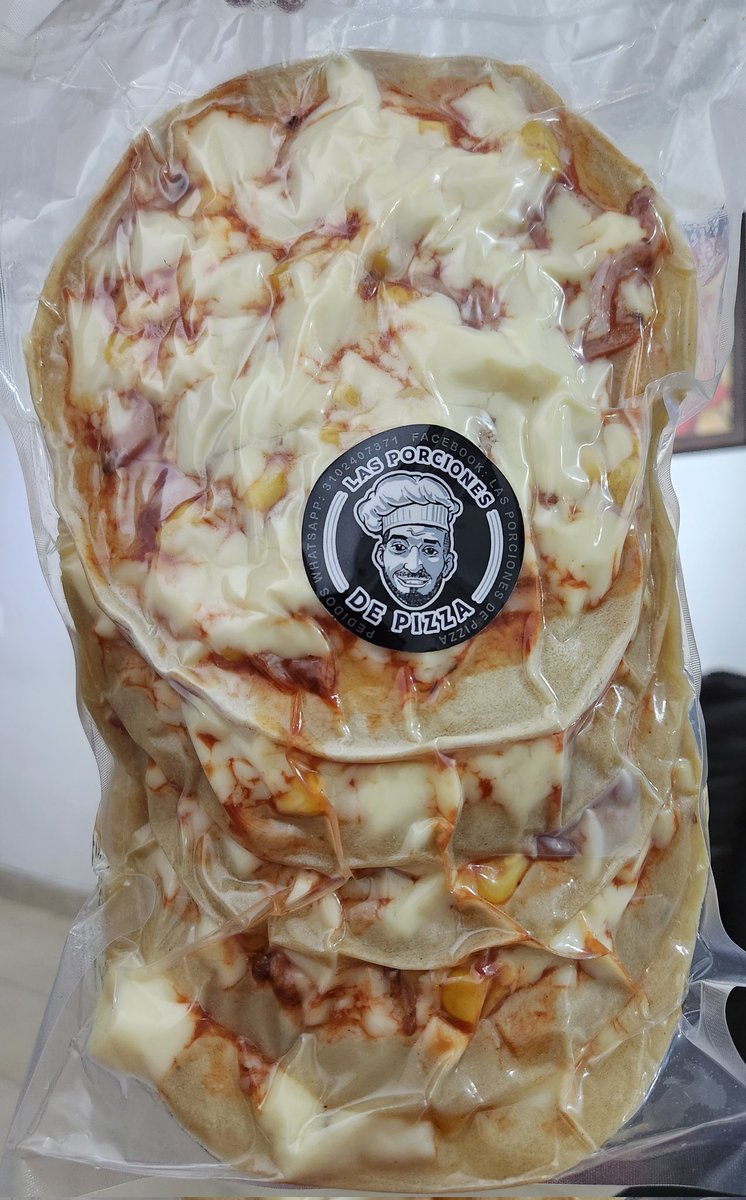 esteban9401's tweet photo. Hey Twitter! HAZ TU MAGIA.💫💫

El papá de mi primo tenía un local de Pizza y cerro x pandemia. Ahora está haciendo estas pizzas y las entrega a domicilio en cualquier lugar de Medellín y las 24 horas del día los 7 días de la semana.

¡Hoy por ti, mañana por mí!
Info: 3215530008. https://t.co/GXSovBdeDR