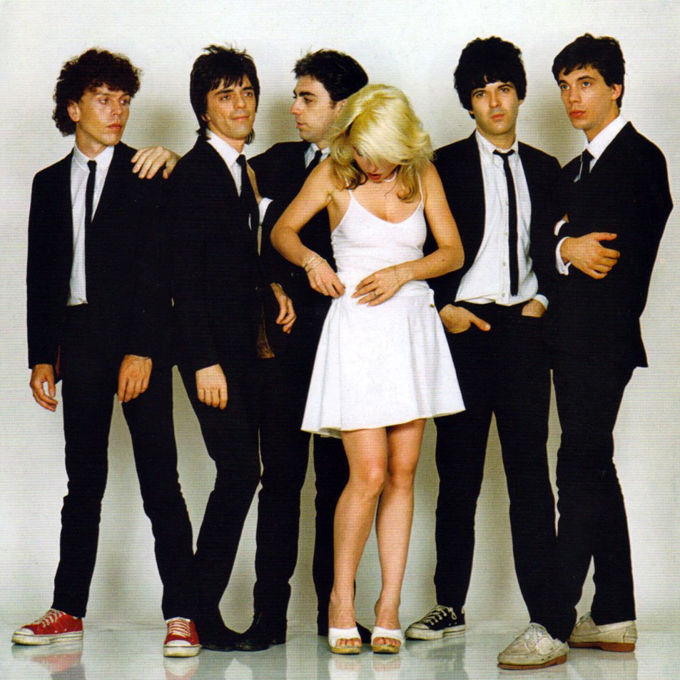 PunkRockStory's tweet photo. 44 years ago today

Parallel Lines is the third studio album by the American Pop punk / Pop rock band Blondie, released on this day in 1978, includes the singles "Hanging on the Telephone", "Heart of Glass", "Sunday Girl" and "One Way or Another"

#poppunk #blondie #history #otd https://t.co/wC0m39CCzD