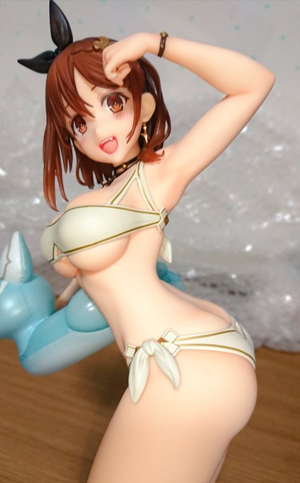 ライザフィギュアきたな
足太いしおっぱいもデカい平凡な田舎娘ぇ… 