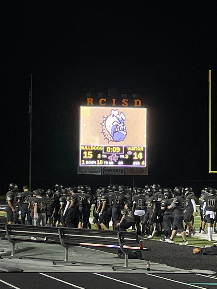 RoyseCityHS's tweet photo. Way to GO RC!! Bulldogs WIN against Wylie High! #subvarsity #bulldogpride #oneRC https://t.co/U4Z0vWarda