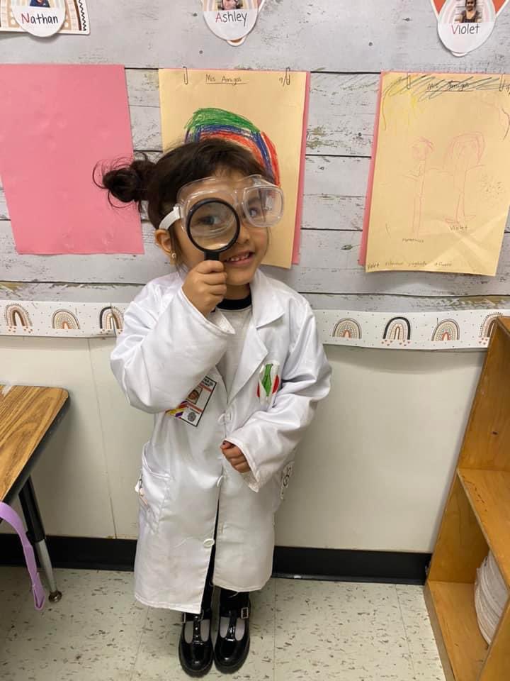 WinnetkaDISD's tweet photo. Scientists and mathematicians at Winnetka! ๐งช๐ #CollegeGoGetItWeek https://t.co/UY0k7KSgSo